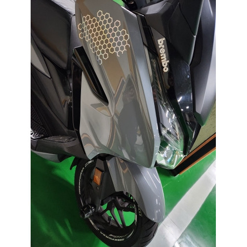 Adesivi a nido d'ape decalcomanie per auto moto in tre colori