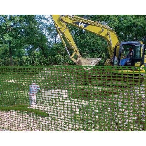 Rete da cantiere estrusa in HDPE a maglia ovoidale dotata di