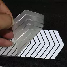Bande adhésive réflechissante thermosoudable à petites flèches 2