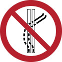 Panneaux d'interdiction ISO 7010 « Ne pas quitter la piste de