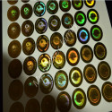 Etiquettes holographiques à témoin d'intégrité avec cachet de