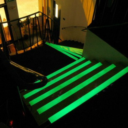 Nastro adesivo antiscivolo luminescente 25mm x 3M vendita online