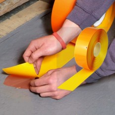 Ruban auto-adhésif de marquage au sol Permastripe en PVC 2