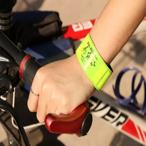 Brassards réfléchissants et fluorescents en 4 couleurs Vente en