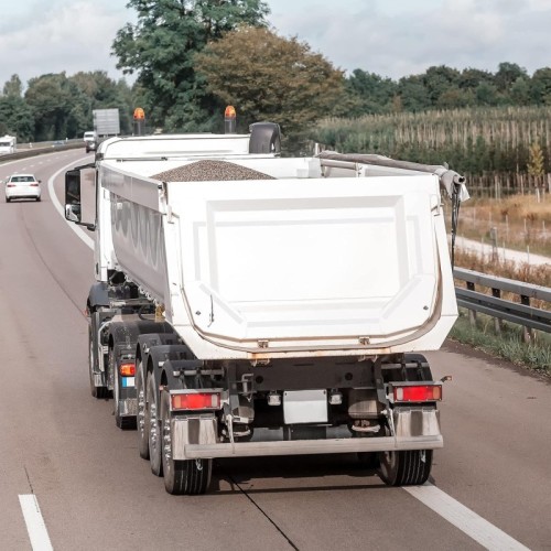 Cinta adhesiva reflectante de la marca 3M™ Diamond Grade 983 para señalización de los vehículos (roja, blanca y amarillo)