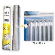Panneau thermo-réfléchissant pour radiateur 70x100 cm : le rouleau des deux côtés et posé derrière le radiateur 2