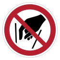 ISO 7010 P015 No reaching in – self-adhesive sign, 50/100 mm