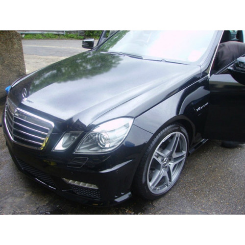 Film autocollant en vinyle noir brillant pour la