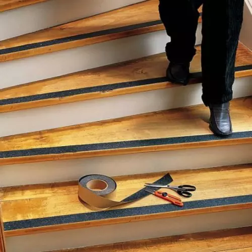 Nastro adesivo antiscivolo nero per interni ed esterni Miglior