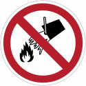 Panneaux d’interdiction ISO 7010 "Interdiction d´éteindre avec