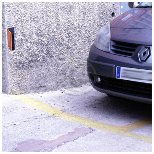 Wall Orange Reflector in black plastic - 1180x50x40mm Best