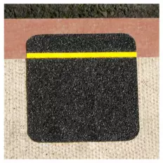 2 Antislip black stick squares with a yellow reflective line – 2