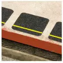 2 Antislip black stick squares with a yellow reflective line –