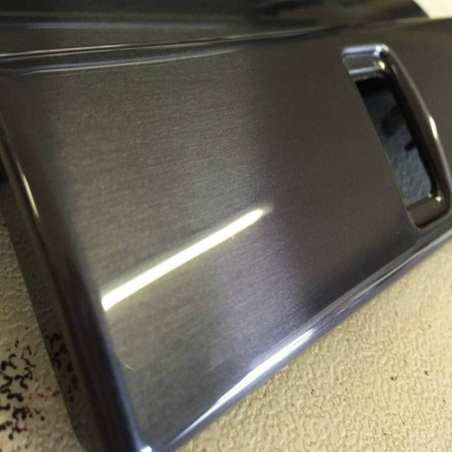 Lámina en vinilo adhesivo de aluminio cepillado en 3 colores