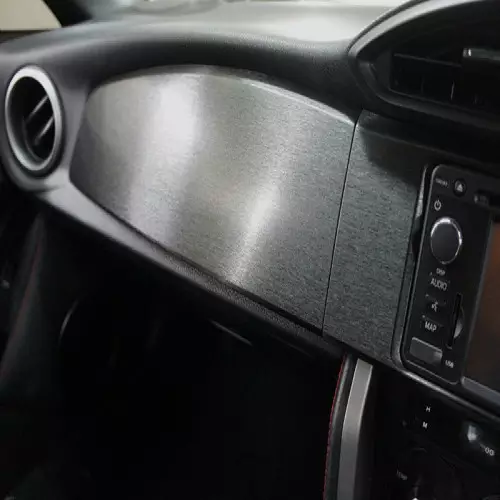 Lámina en vinilo adhesivo de aluminio cepillado en 3 colores