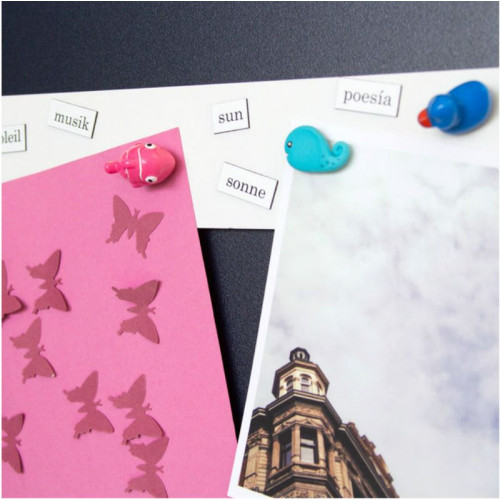 Barra metálica autoadesiva branca com suporte autoadesivo para