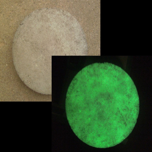 StickersLab Phosphorescent Anti-Slip Spray glows in the dark -