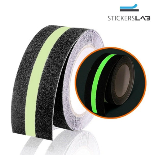 Cinta adhesiva antideslizante negra con linea fotoluminiscente