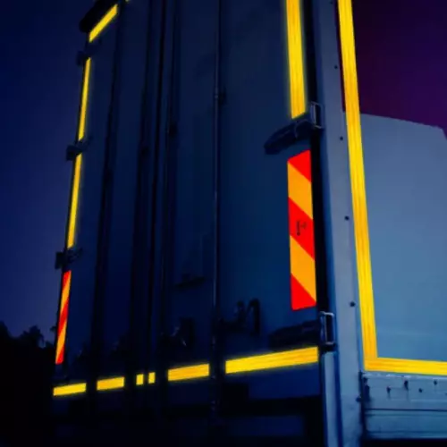 ECE 70.01 Reflective panels for 2-piece kit in class 3 PVC or