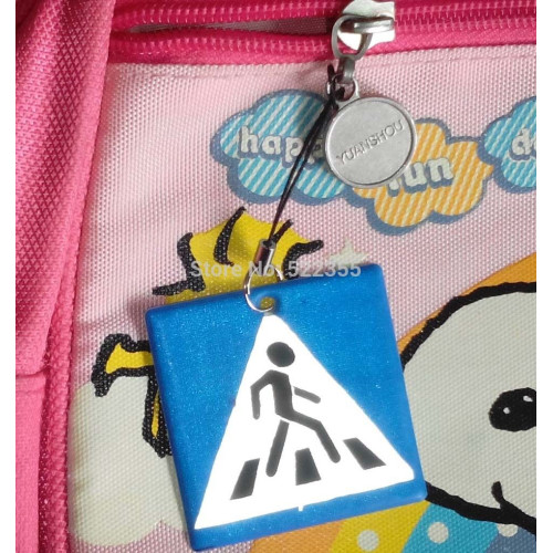 Portachiavi pendente riflettente con attraversamento strisce