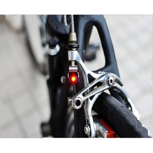 Rilevamento dei Freni Luci a LED ad Alta Intensit/à per Biciclette Rosse Adatte a Qualsiasi Bici da Strada Luce Posteriore per Bici Ricaricabile USB