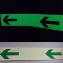 Nastro adesivo luminescente da 50mm con frecce verdi Miglior