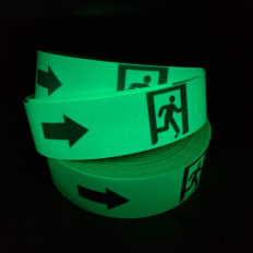 Fita de saída de emergência em adesivo luminescente PVC 50 mm x 2