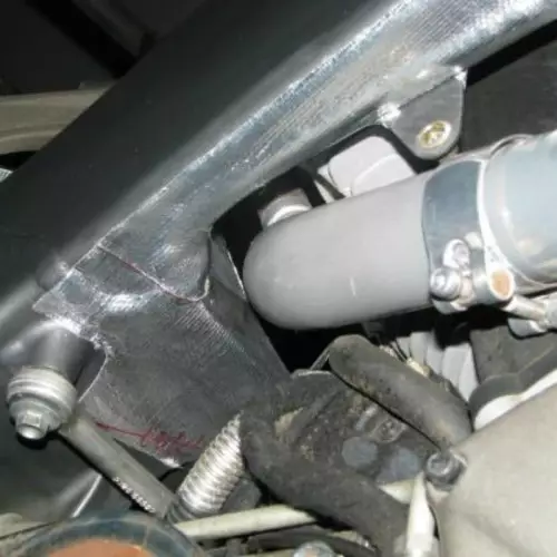 Painel termoadesivo em tecido e escudo térmico de alumínio