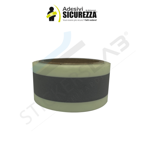 Lumineszierendes Nähband mit brechendem Band in der Mitte von