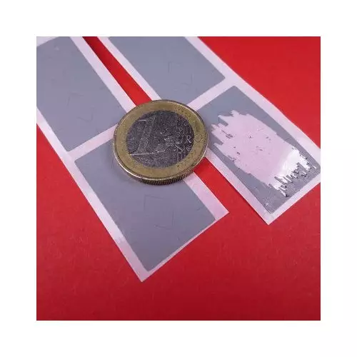 Label Scratch off / scratch e cor prata no adesivo retangular