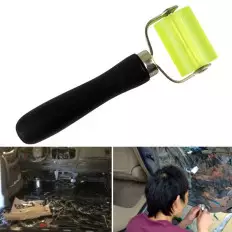 Roller for applying soundproofing panels for car insulation 2