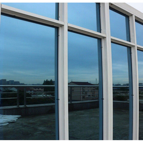 Mirror effect film for windows and windows in silver / blue