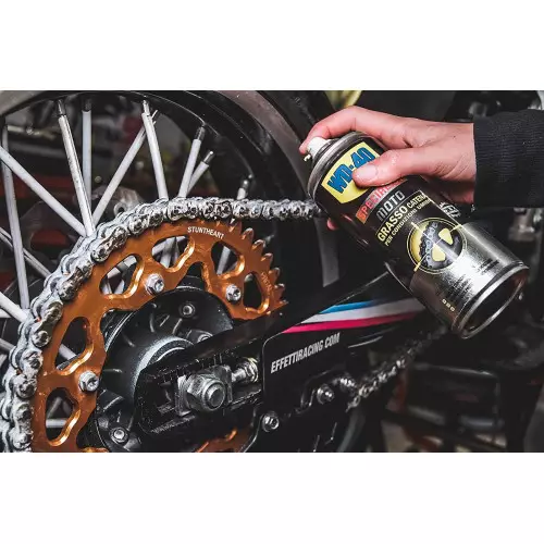 WD-40 Motorradspezialist - Motorradkettenfettspray - 400 ml