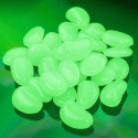 Pequeños guijarros fosforescentes en savia que se iluminan en