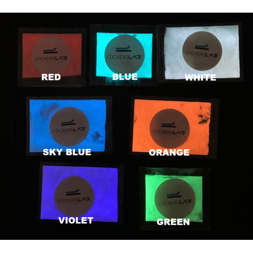 Aditivo em pó fotoluminescente à base branca que brilha no