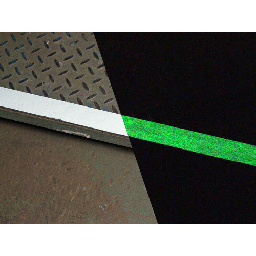 Fita adesiva antiderrapante fosforescente para externos e