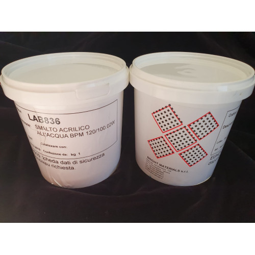 Vernice liquida additivo acrilico luminescente si illumina al