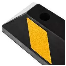 Tope de goma reflectante para rueda para estacionamientos 2