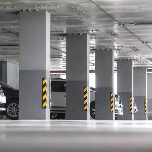 Black and yellow Chevron reflective rubber corner protector