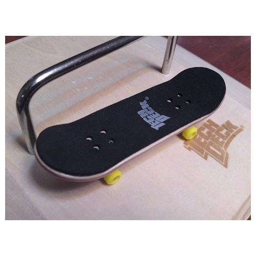 Folha adesiva antiderrapante preta para skate e prancha - 230mm