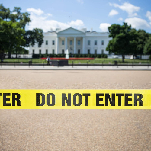 Gelb/schwarzes Warnband Baustellen mit "DO NOT ENTER"