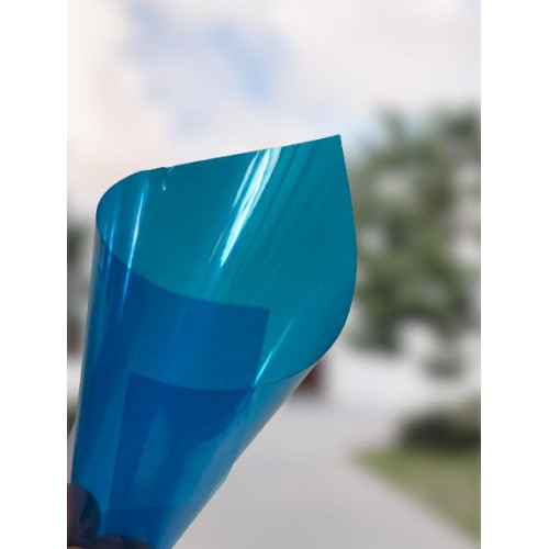 Película transparente adhesiva coloreada para ventanas en 8