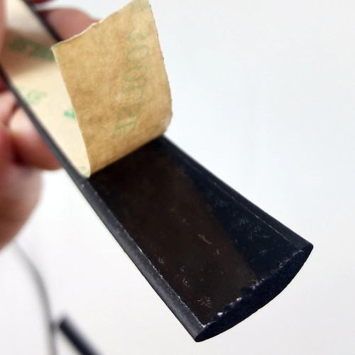 Adhesive rubber for sealing front / rear windshield and sunroof